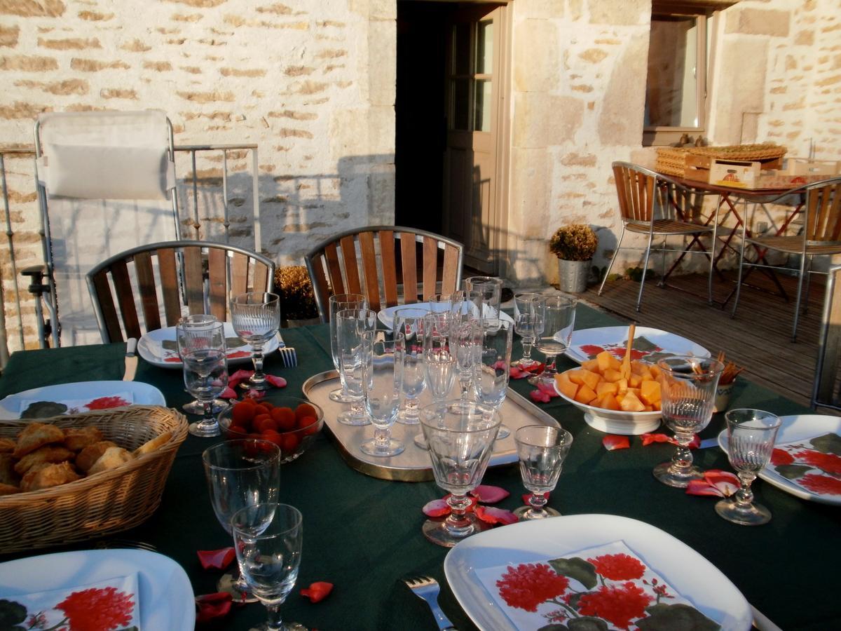Val De La Nef Bed & Breakfast Joux-la-Ville Exterior foto